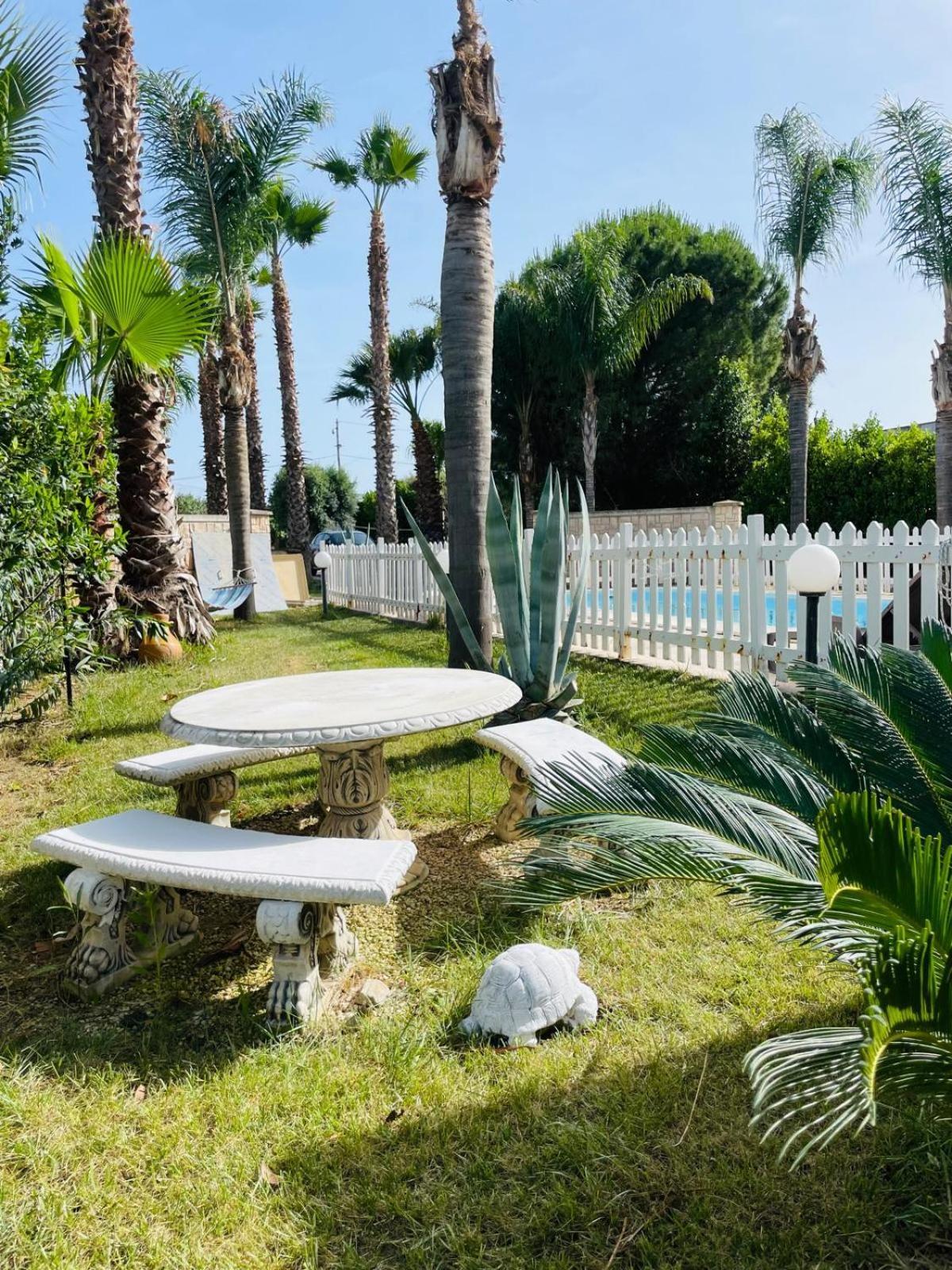 Pupillo Casa Vacanza Villa Francavilla Fontana Buitenkant foto
